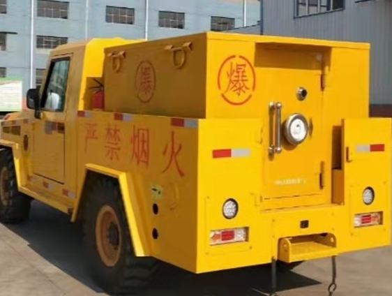 沅江凯龙爆破器材运输车：保障爆破任务的安全运行